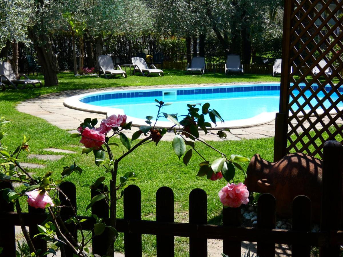 Residence Villa Degli Aranci 리바 델 이탈리아 베로나 외부 사진