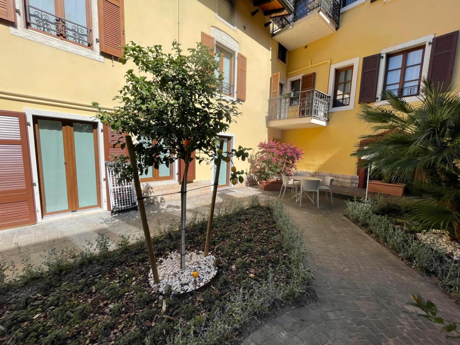 Residence Villa Degli Aranci 리바 델 이탈리아 베로나 외부 사진